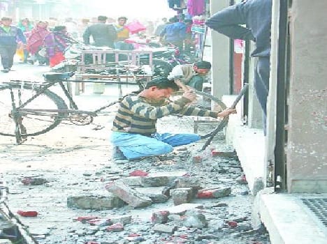 Traders illegal building demolition