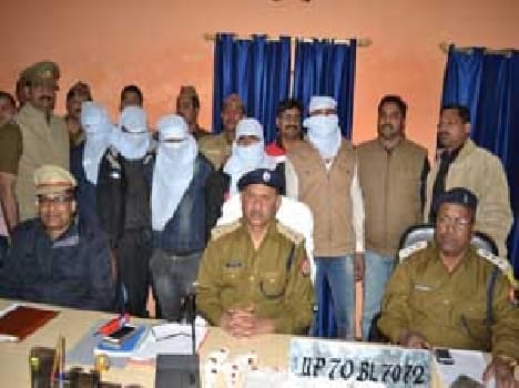 Five vehicle robbers arrested