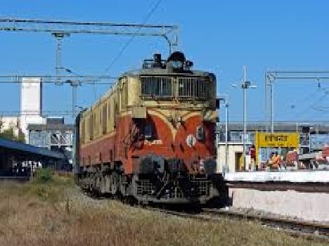 train late schedule in meerut