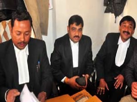 Umesh charge - Atiq , Ashraf , intimidated by Hamza