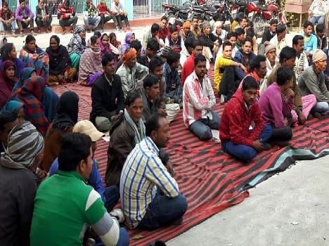 Municipal workers continue strike