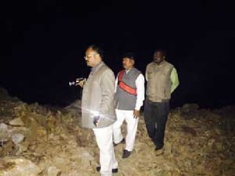 Rihand reservoir illegal mining in the coastal area