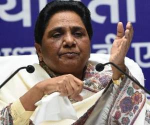 mayawati blames samajwadi goverment 