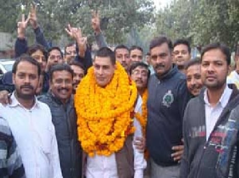 Ravi narayan wins DLW karmchari parishad joint secretary