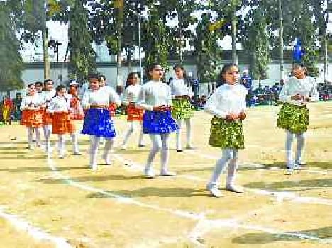 The children showed incinerate Frog Race