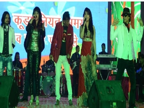 Bollywood Night of stars in the junior film Dhamaal