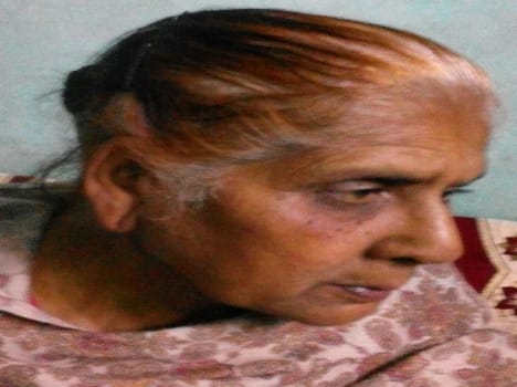 loot in rohtak near 100 meter
