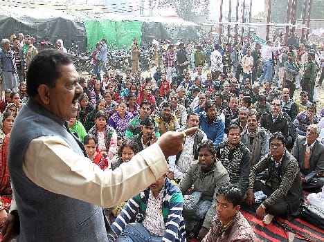 teachers demanded to enforce the old pension scheme again 