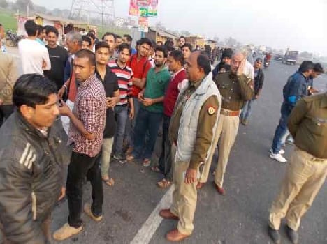 bus rammed bike riders, two died, two serious.