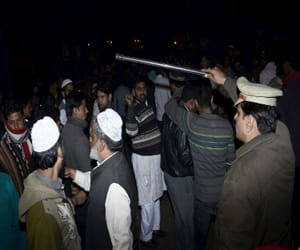 firing on Muslims protesting at aagra