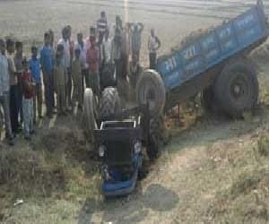 farmer deid in road accident. 