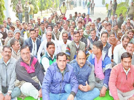 Strike continues for second day