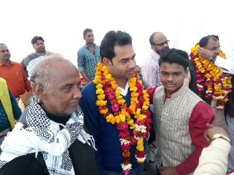 District panchayat president welcomed by traders