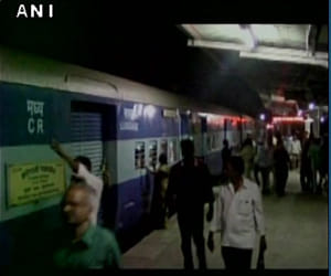 Kapu community protesters burn down railways coaches in Tuni city