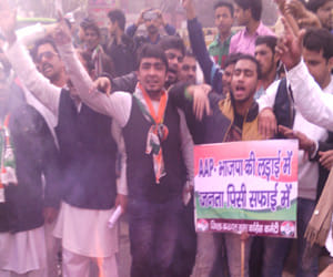 congress workers supported mcd strike in delhi