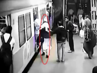 mumbai train accident
