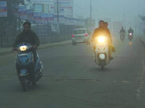 Fog, clouds and cold wave tormented