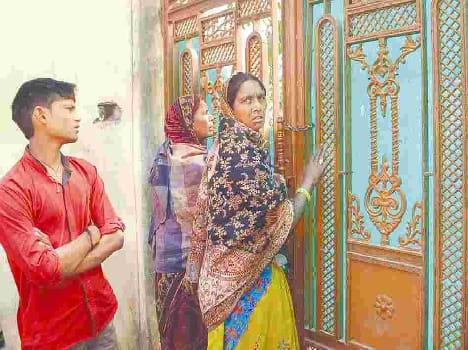 People commotion in panchsheel home