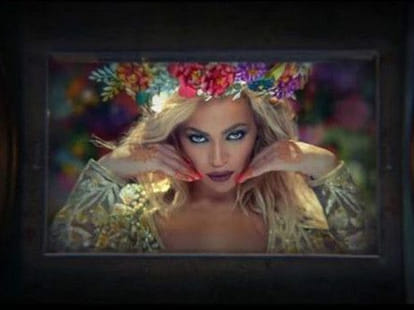 Coldplay video becomes hot social media topic