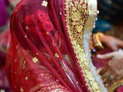 groom denied to marry with bride asked for dowry in ghaziabad 