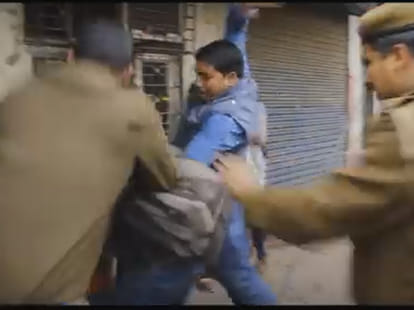 politics hot on brutality of delhi police over aiisa students, kejriwal condemns