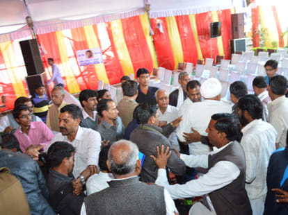 bjp supporters became angry after bad statement on queen of jhansi