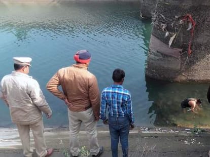 cartridges found in pathankot canal, terror in public