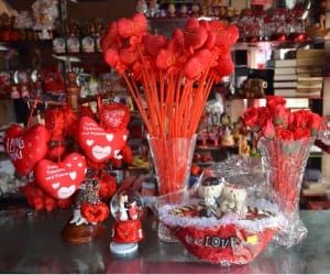 in Valentines day restaurants on Filmy theme