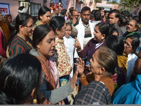 bjp women wing  scold on doctors and nurses