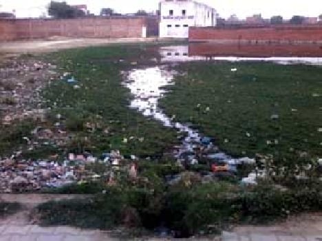 Water began to school , trouble