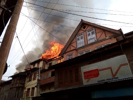 fire in Srinagar's old city