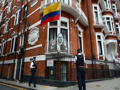 julian Assange may surrender
