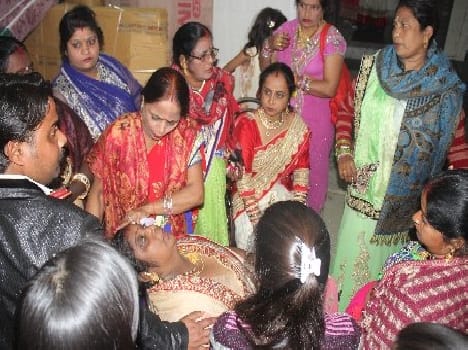 Fifteen million bags full of wedding jewelry theft