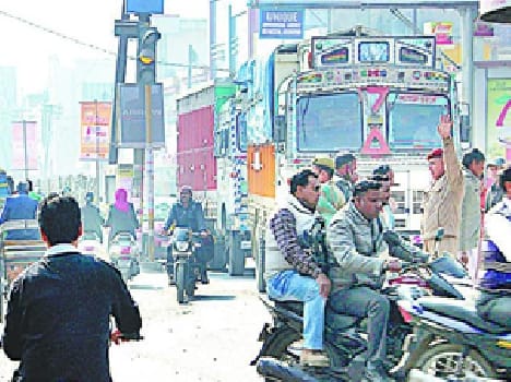No Entry zone : entry in front of Police