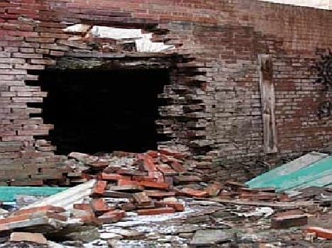 wall, collapses, man, died