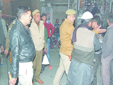 SP and Congress workers clashed