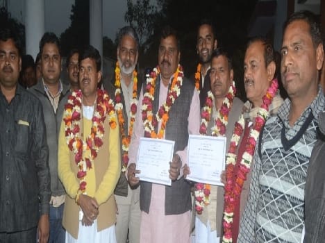 Five blocks of government elections today