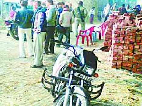 The man shot at the opposing robbery
