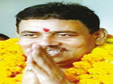 Following the four seats of the SP chief's block