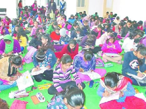 The children showed talent in art competition