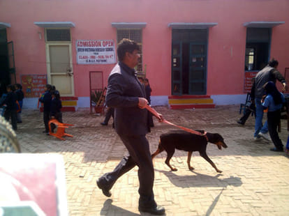 agra english medium school