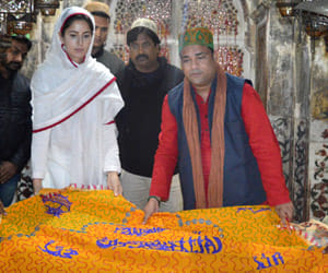 Katrina Kaif visited the shrine of Hazrat Sheikh Salim Chisti