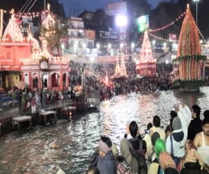 dispute on shiv ki pedi in haridwar.
