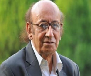 Nida Fazli is connected to the Bulandshahr. 