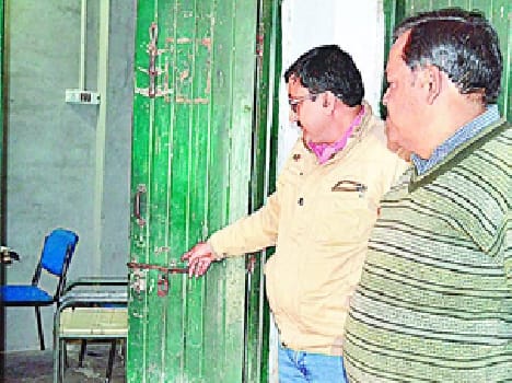 Power Corporation office attempted theft