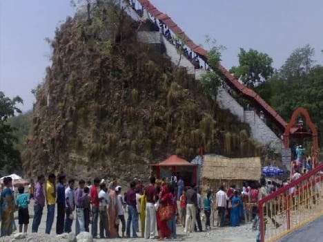 Devotees engaged in Grgia