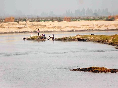 labour start working to make ganga free