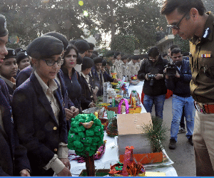Car Free Day was held at the Student Police Cadet exhibition