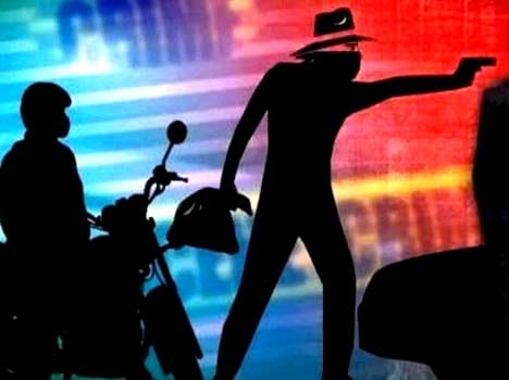 robbery in Deoria by biker goons
