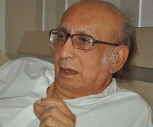 nida fazli program in bus